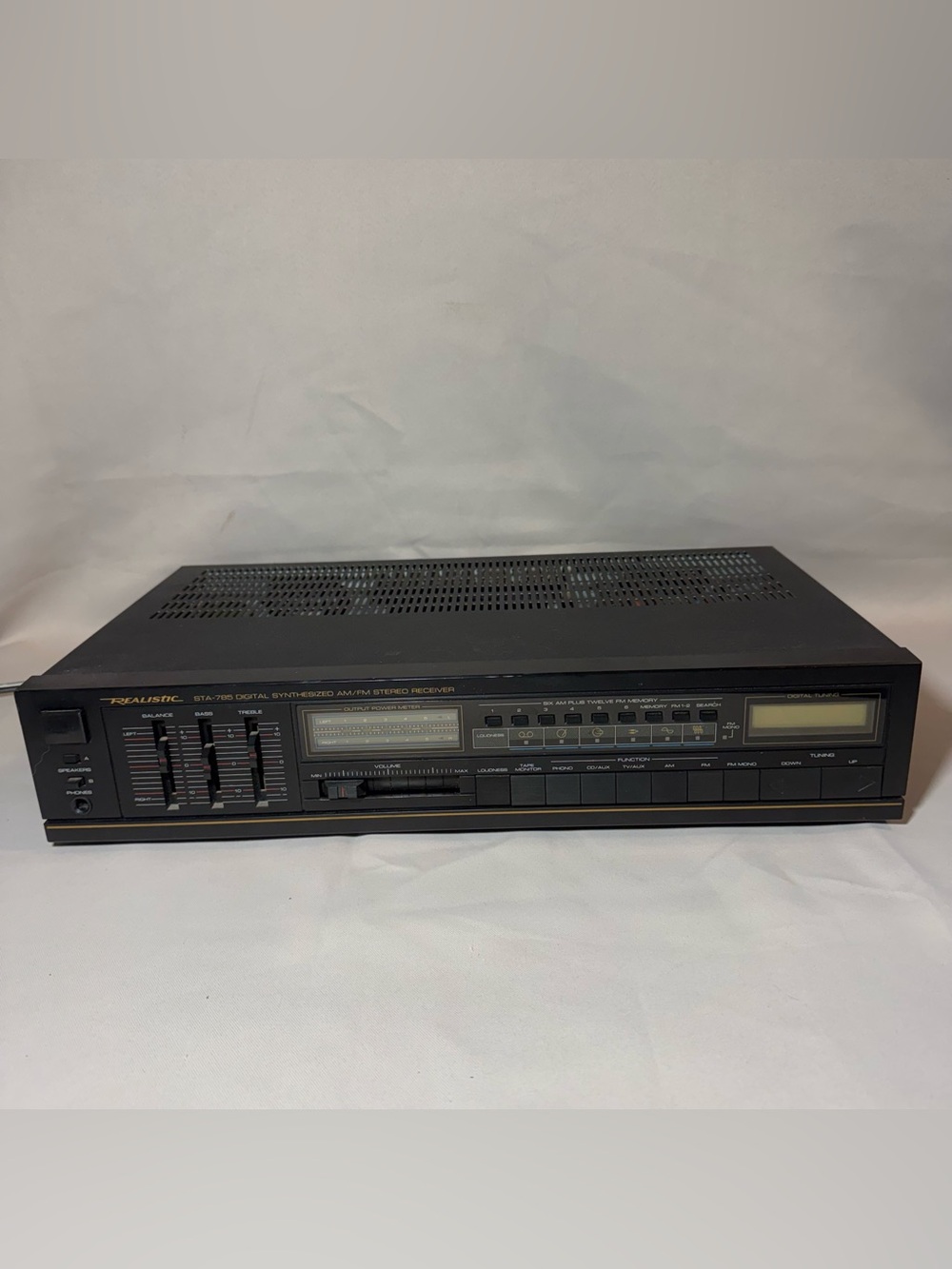 Realistic STA-785 Digital Synthesized AM/FM Stereo Receiver